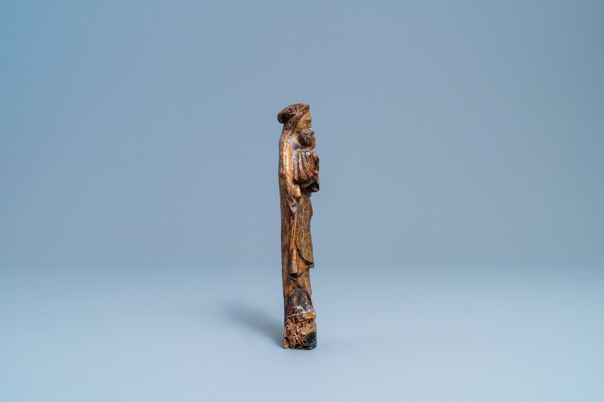 A polychromed wood figure of the Virgin and child, Malines, 16th C. - Image 5 of 8