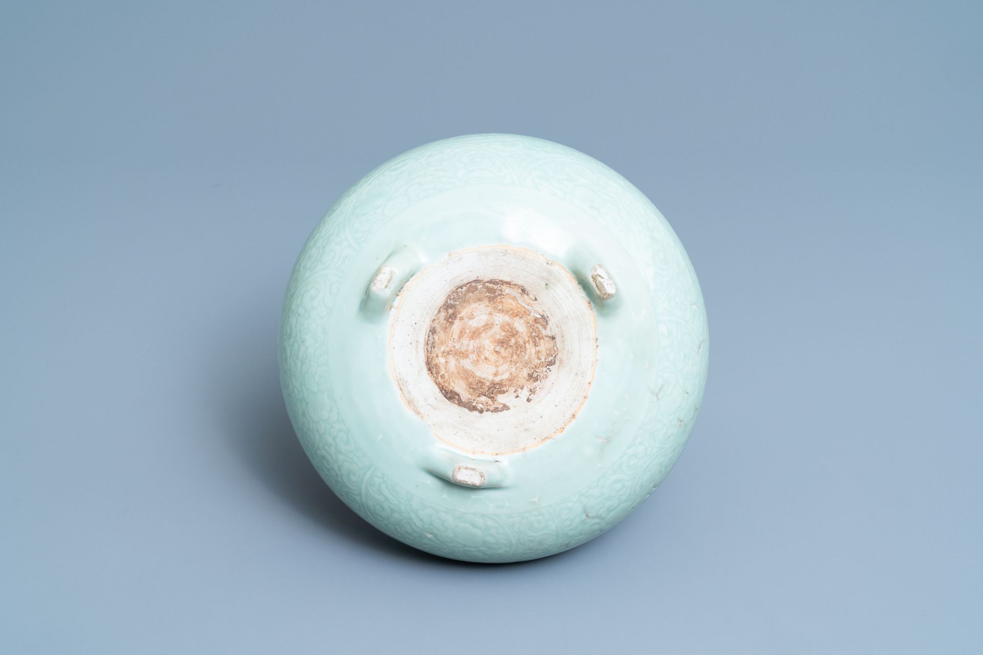 A Chinese celadon-glazed tripod censer with incised underglaze design, Kangxi - Image 7 of 7