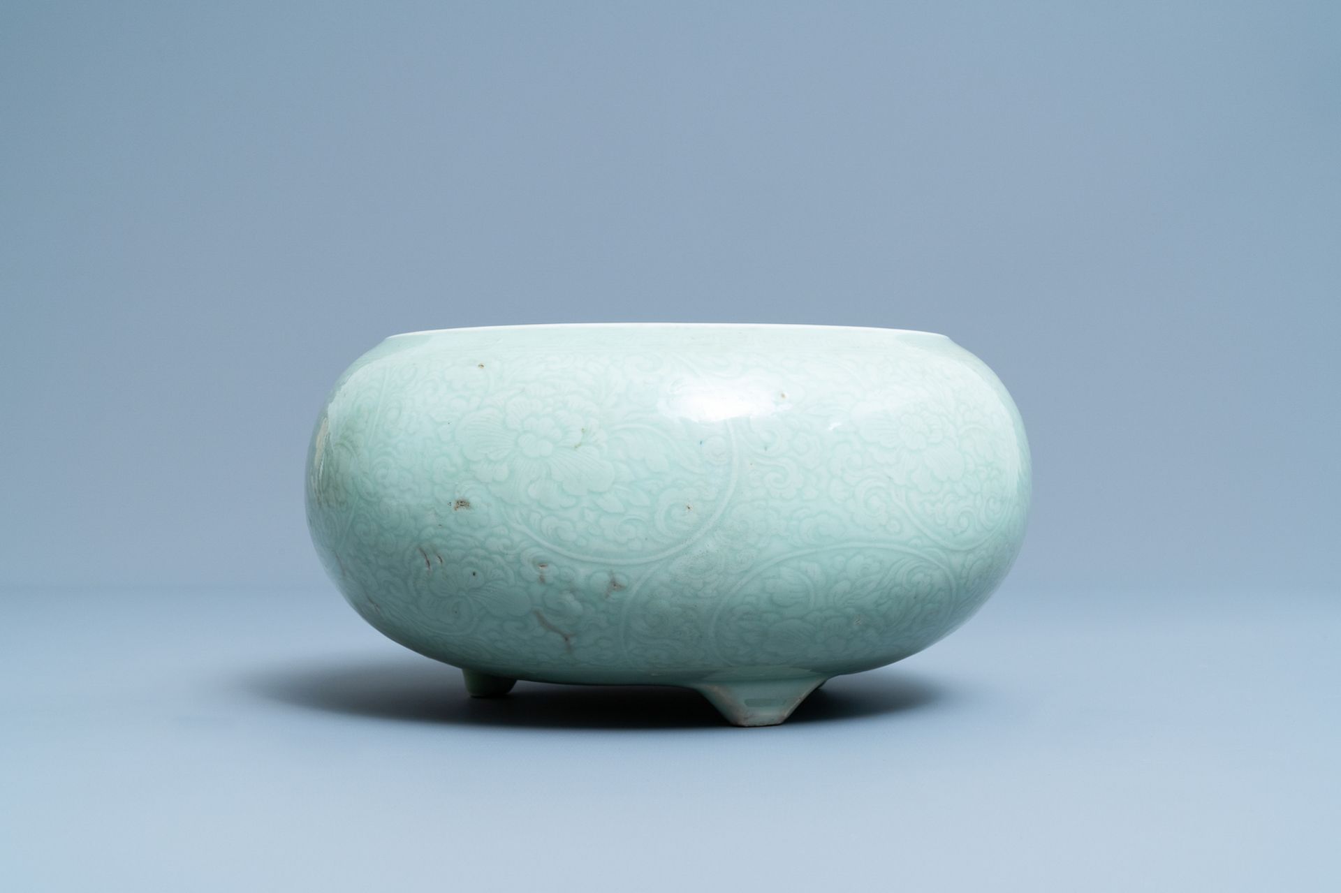 A Chinese celadon-glazed tripod censer with incised underglaze design, Kangxi - Image 3 of 7