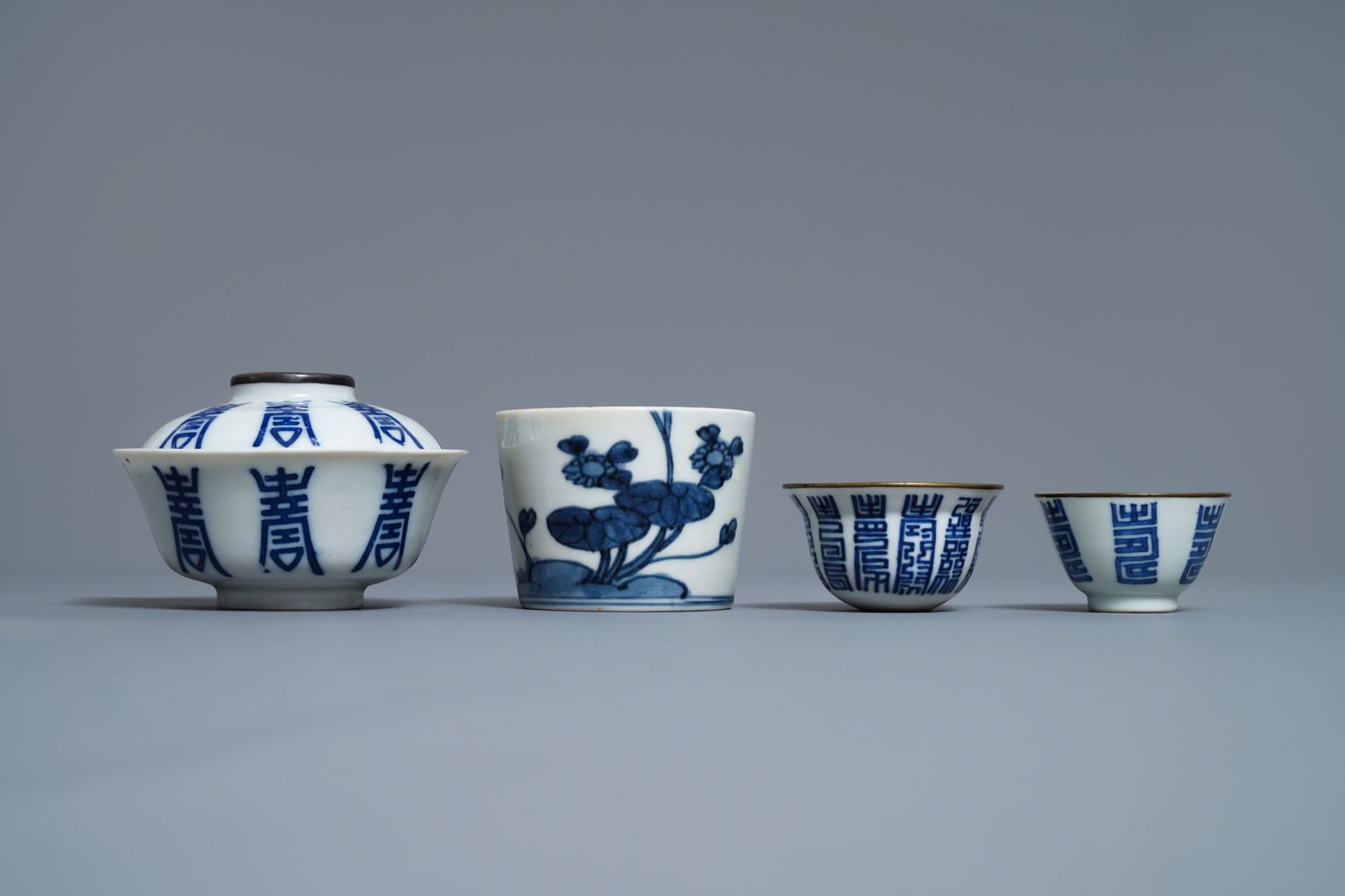 A varied collection of Chinese blue and white Vietnamese market 'Bleu de Hue' wares, 19th C. - Image 4 of 18