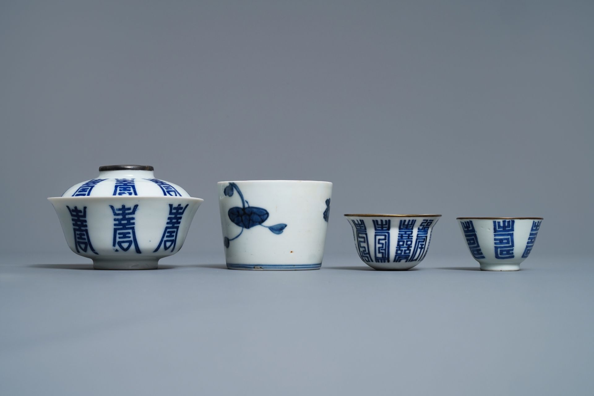 A varied collection of Chinese blue and white Vietnamese market 'Bleu de Hue' wares, 19th C. - Image 6 of 18