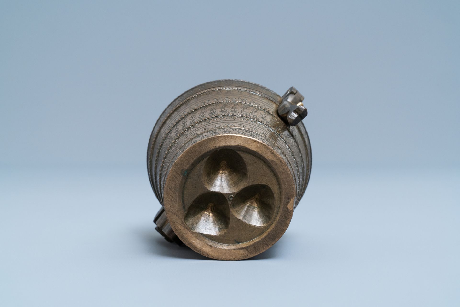 A bronze nest of weights, Nuremberg, Germany, 17th C. - Image 7 of 15
