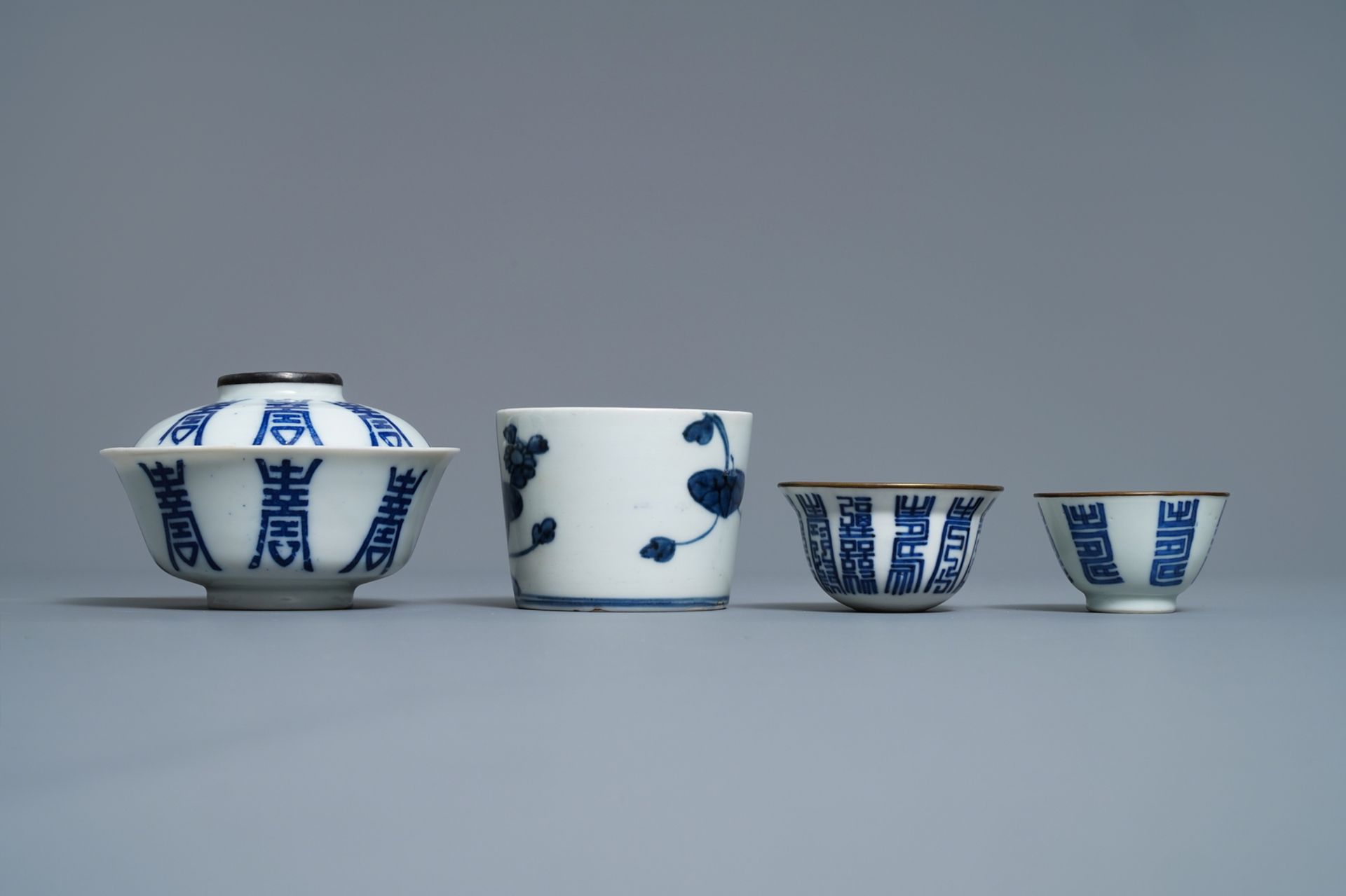 A varied collection of Chinese blue and white Vietnamese market 'Bleu de Hue' wares, 19th C. - Image 7 of 18