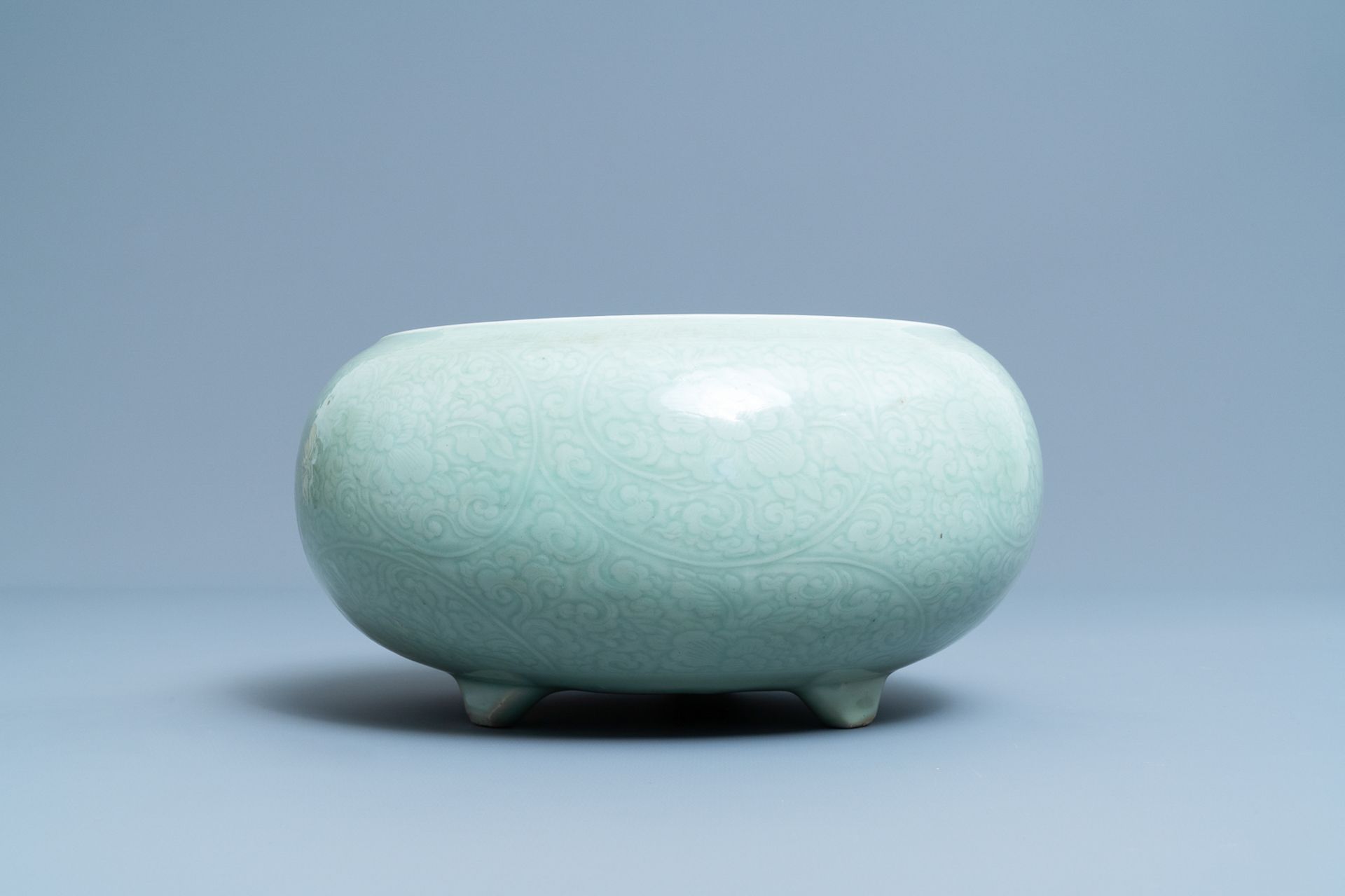 A Chinese celadon-glazed tripod censer with incised underglaze design, Kangxi - Image 2 of 7