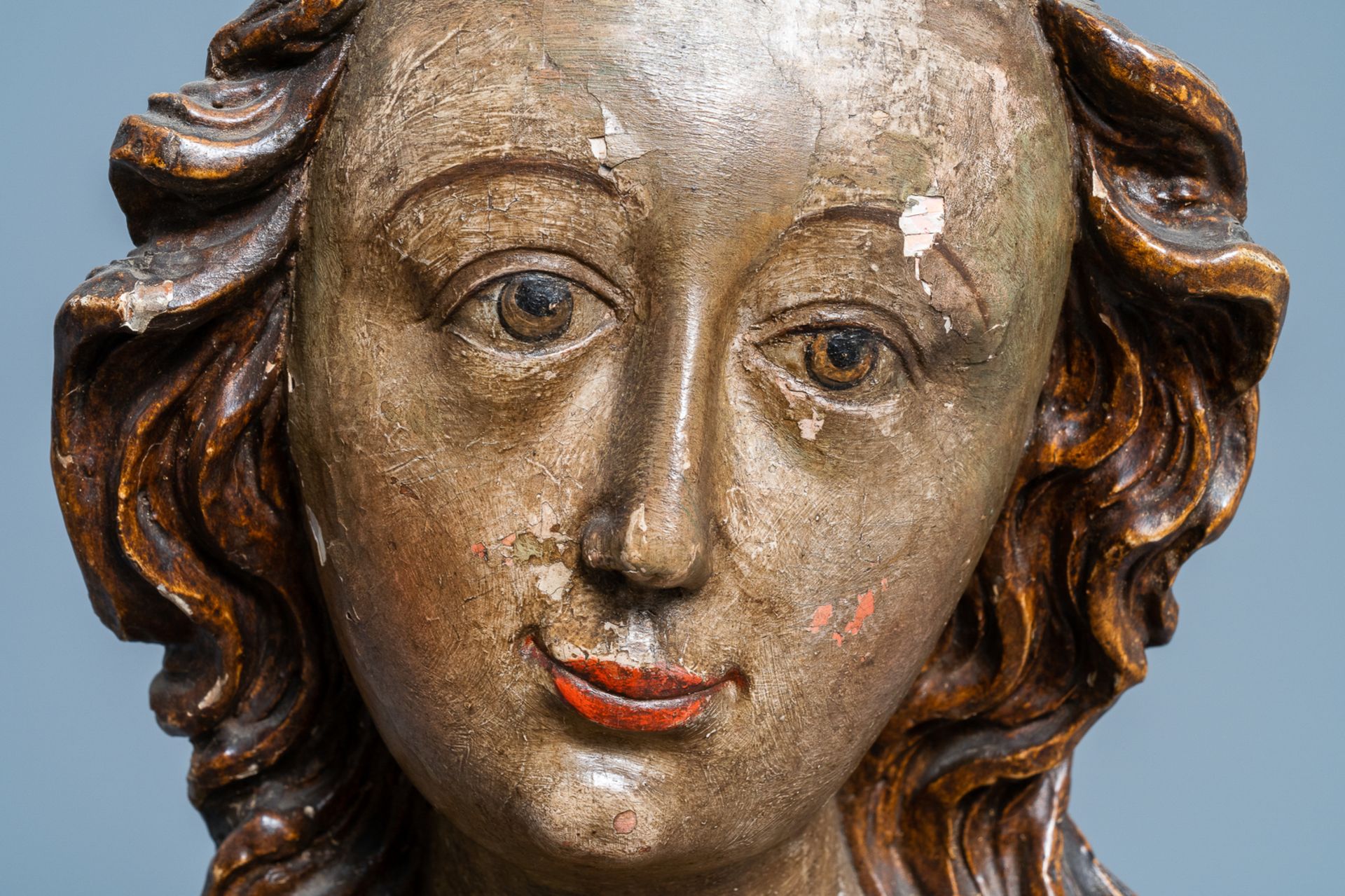 A polychrome wooden bust of the Virgin Mary, Germany, 15/16th C. - Image 13 of 29