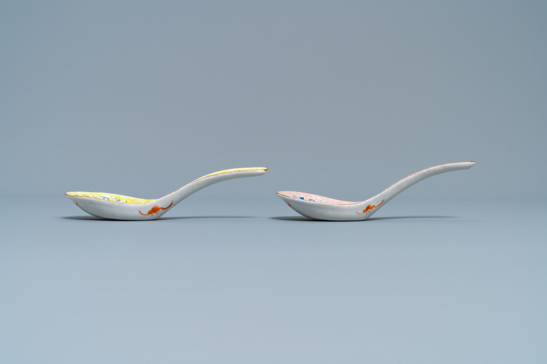 Two Chinese yellow- and pink-ground spoons, Tongzhi mark and of the period - Image 2 of 4