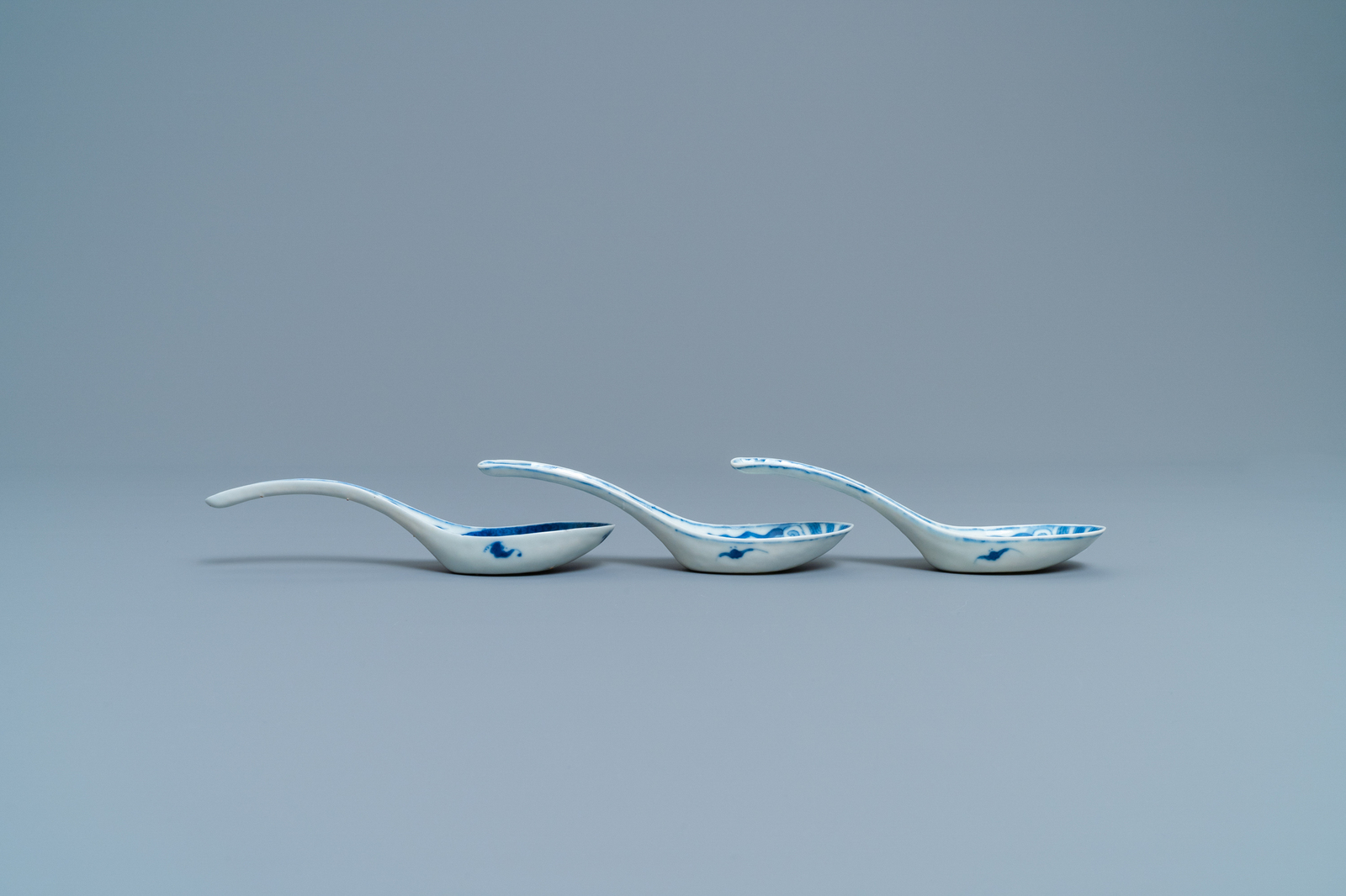 Five Chinese blue and white spoons, 19th C. - Image 6 of 6