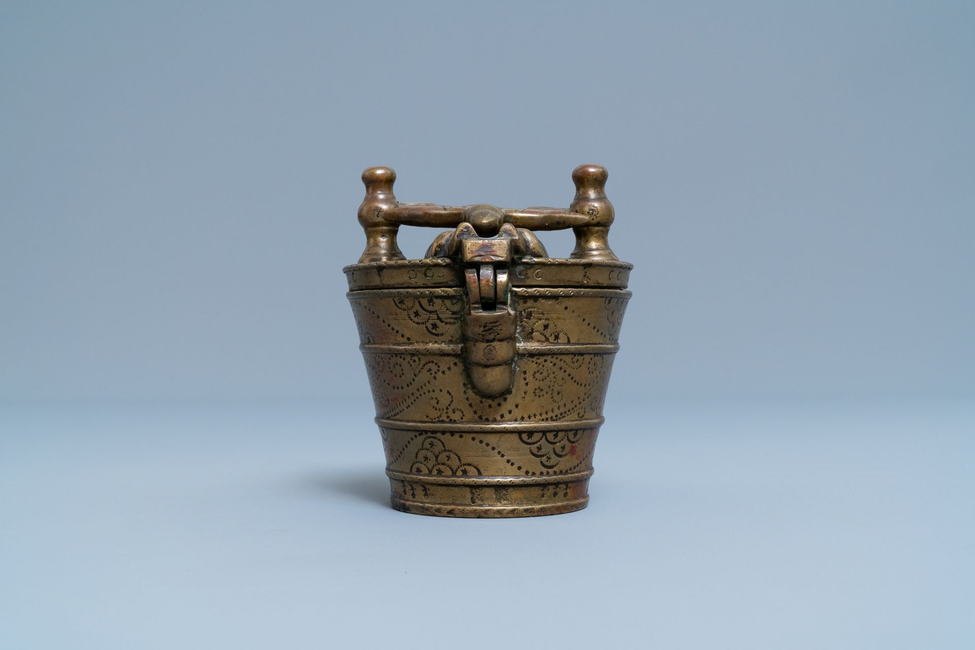 A bronze nest of weights, Nuremberg, Germany, 17th C. - Image 4 of 14