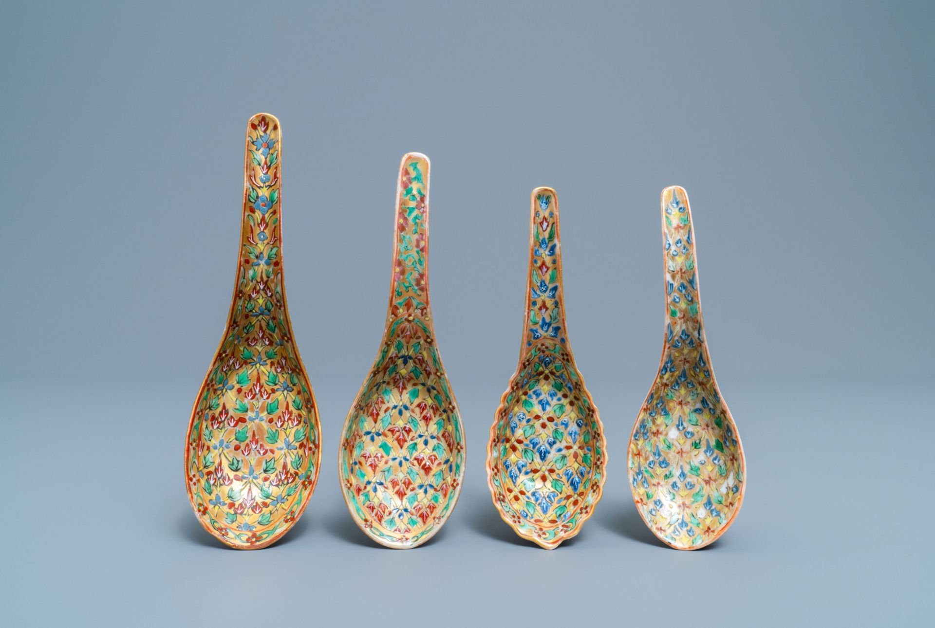 Four Chinese Thai market Lai Nam Thong spoons, 19th C. - Image 2 of 5