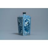 A square Japanese blue and white Arita flask, Edo, 17/18th C.