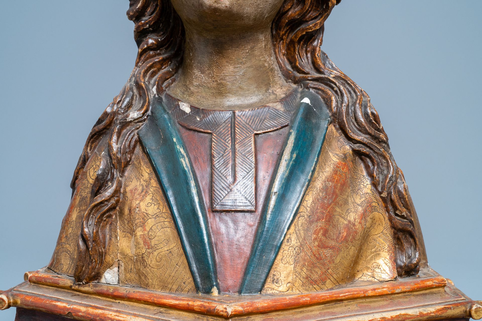 A polychrome wooden bust of the Virgin Mary, Germany, 15/16th C. - Image 6 of 29