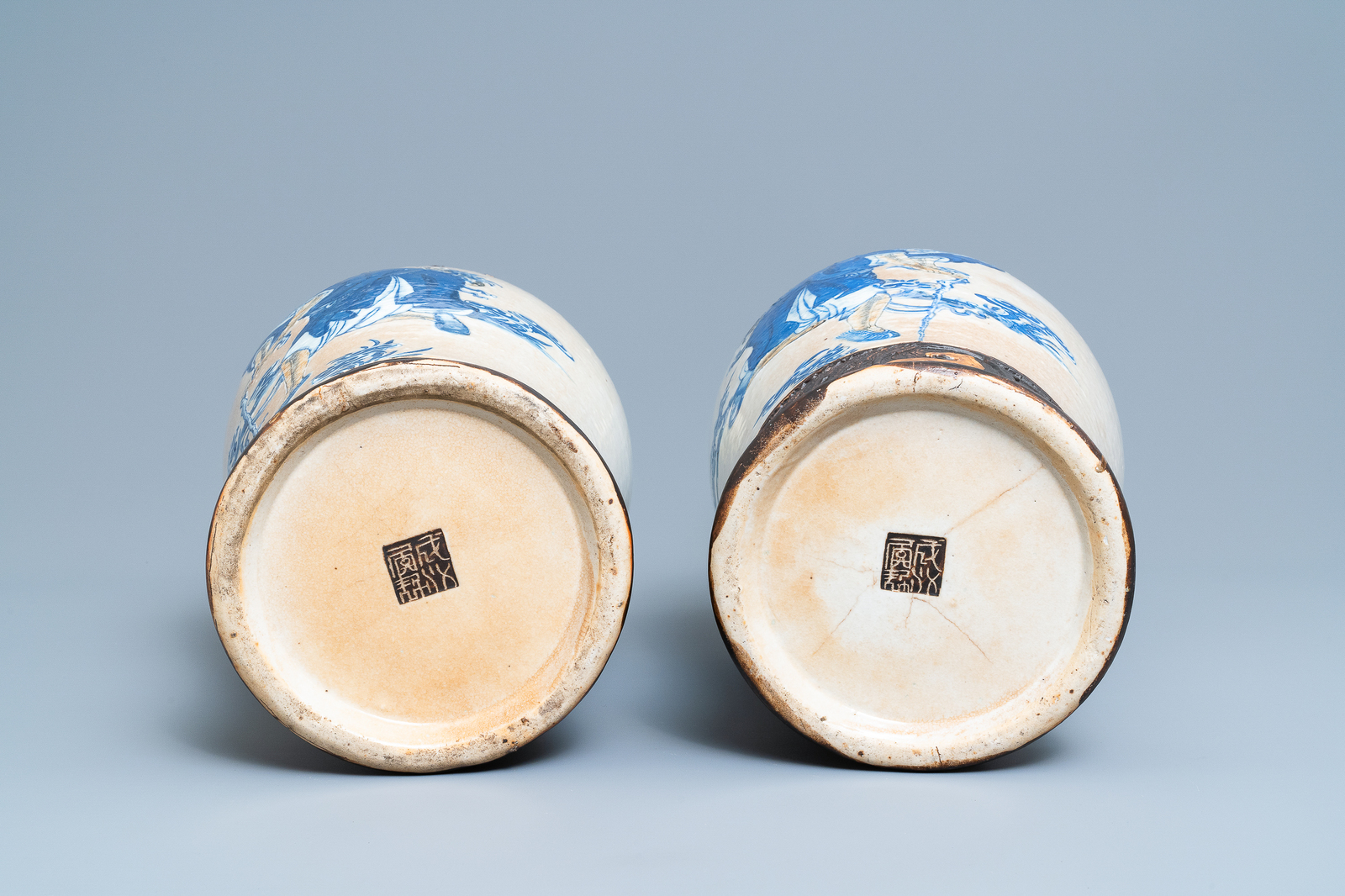 A pair of Chinese Nanking crackle-glazed vases with Li Tieguai, 19th C. - Image 6 of 6