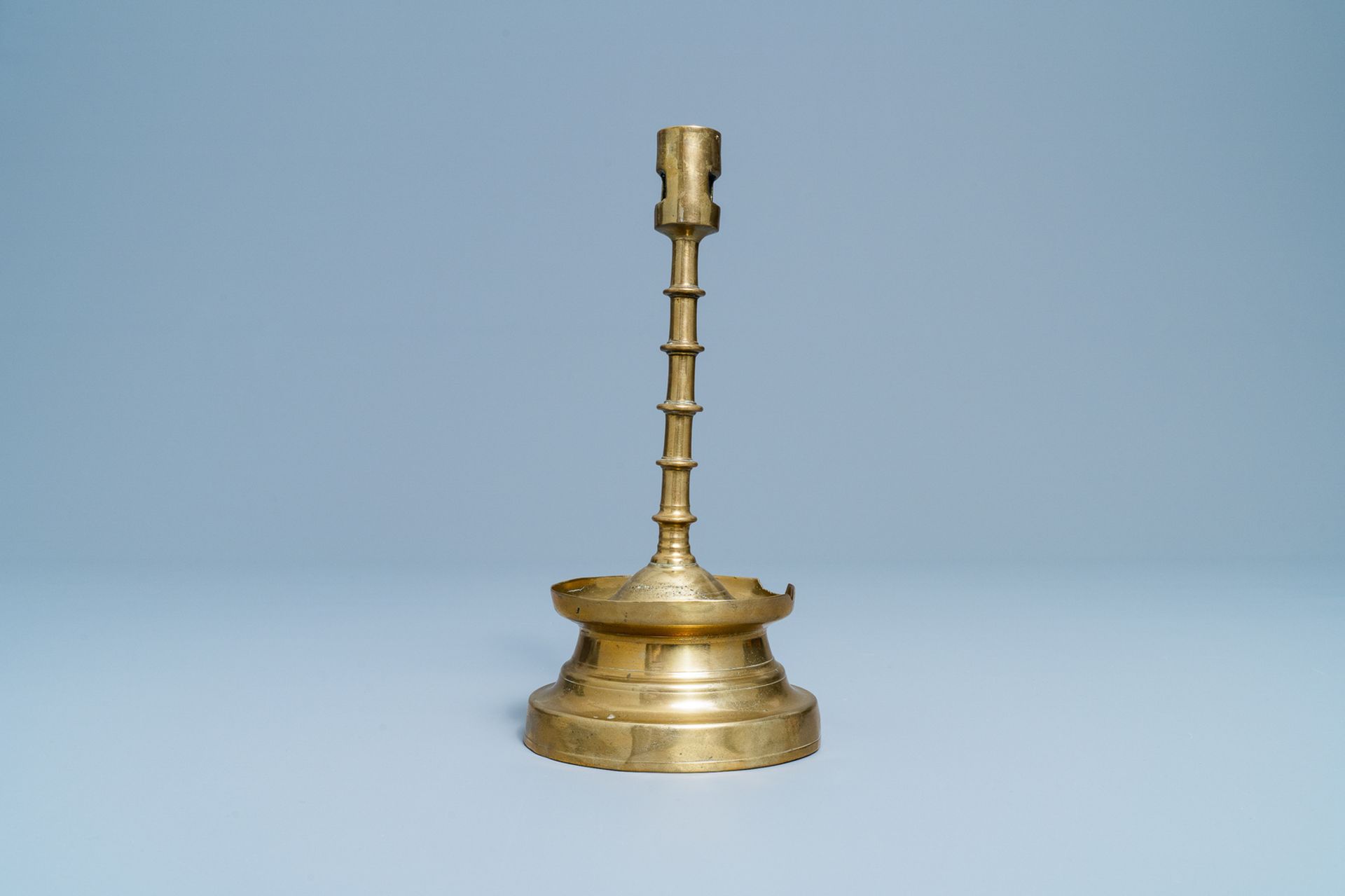 A Flemish or Dutch knotted bronze candlestick, 15th C. - Image 4 of 6