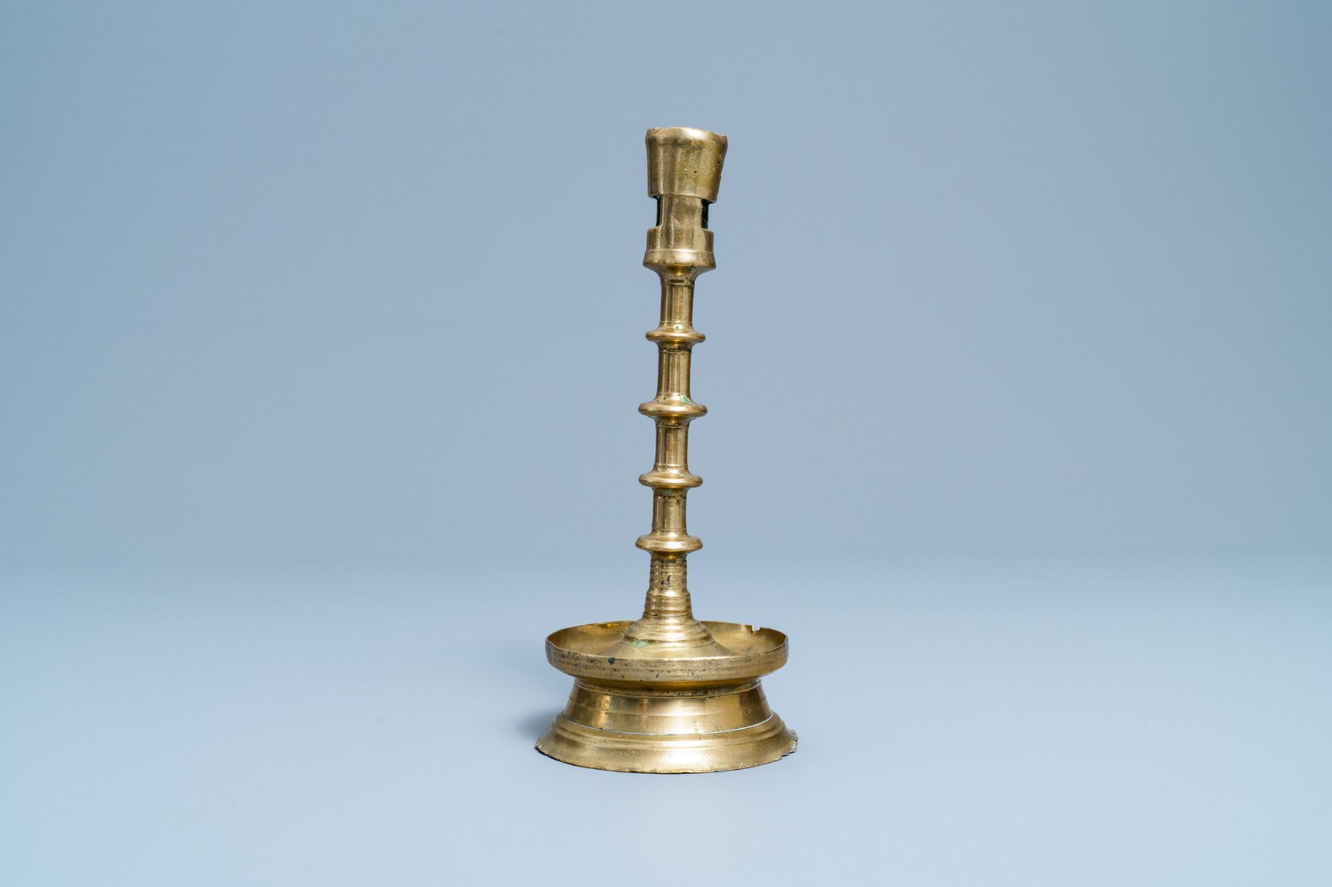 A Flemish or Dutch knotted bronze candlestick, 15th C. - Image 4 of 6