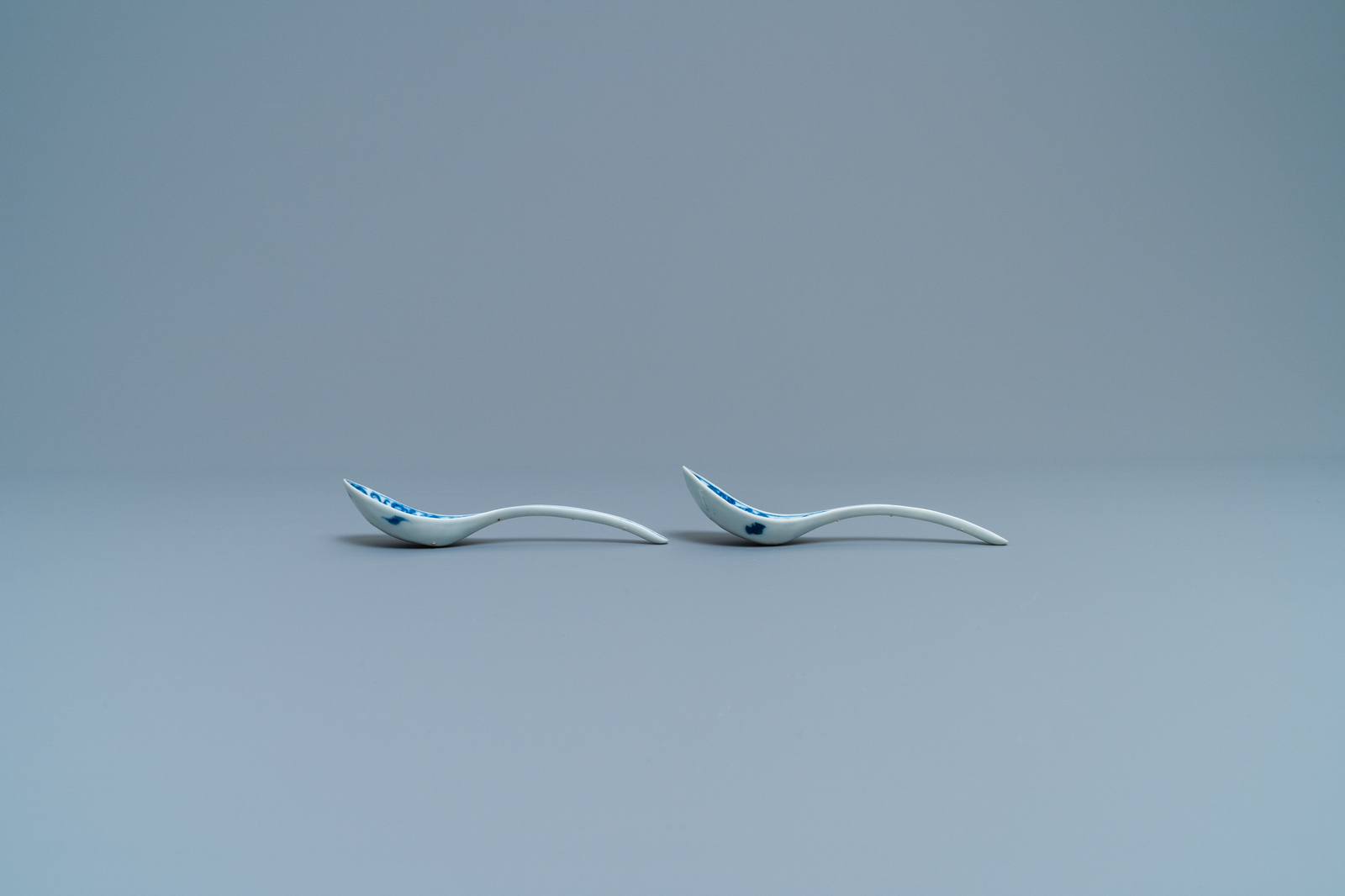 Five Chinese blue and white spoons, 19th C. - Image 4 of 6