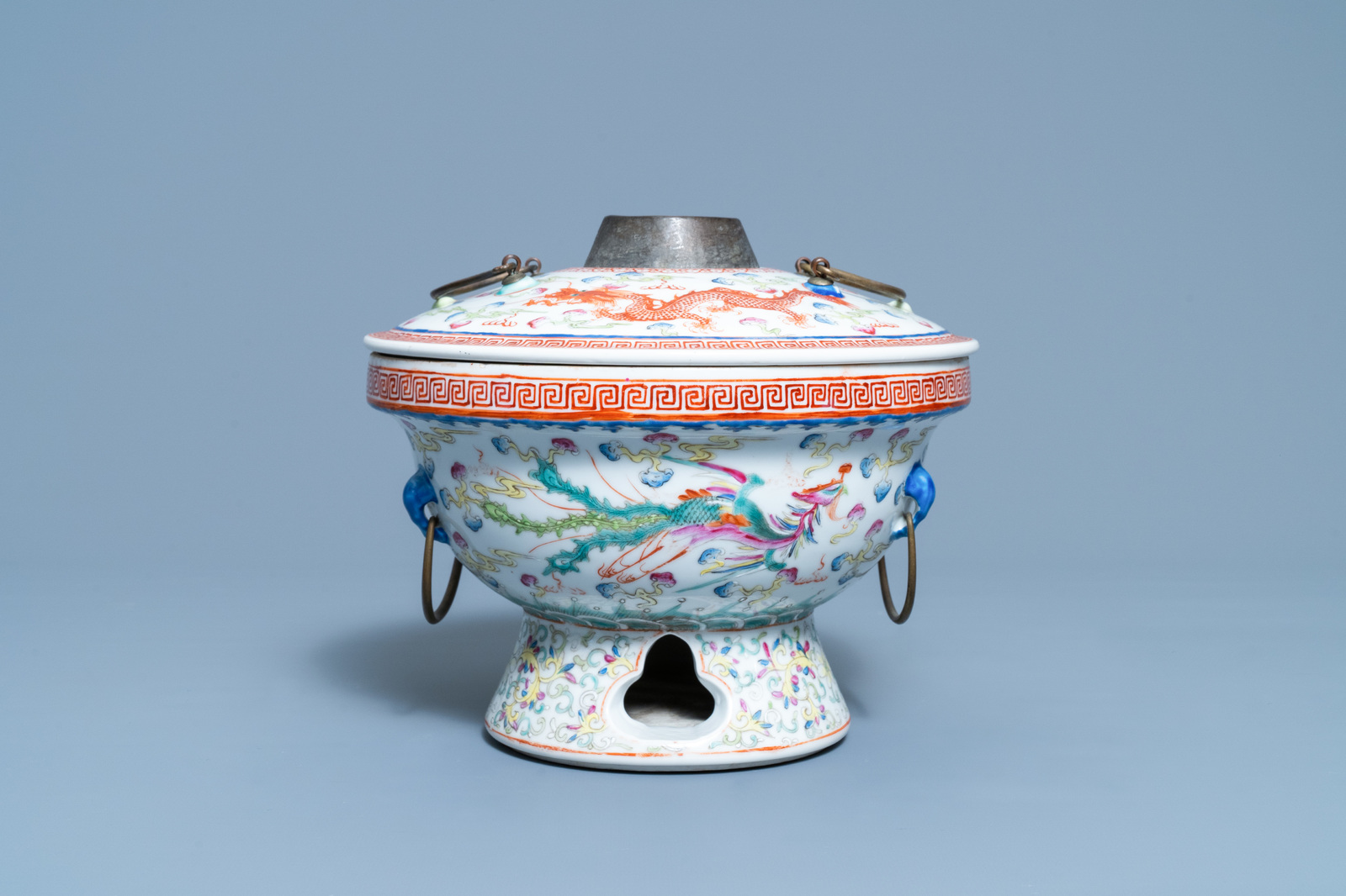 A Chinese famille rose warming bowl for the Straits or Peranakan market, Qianlong mark, 19/20th C. - Image 2 of 7