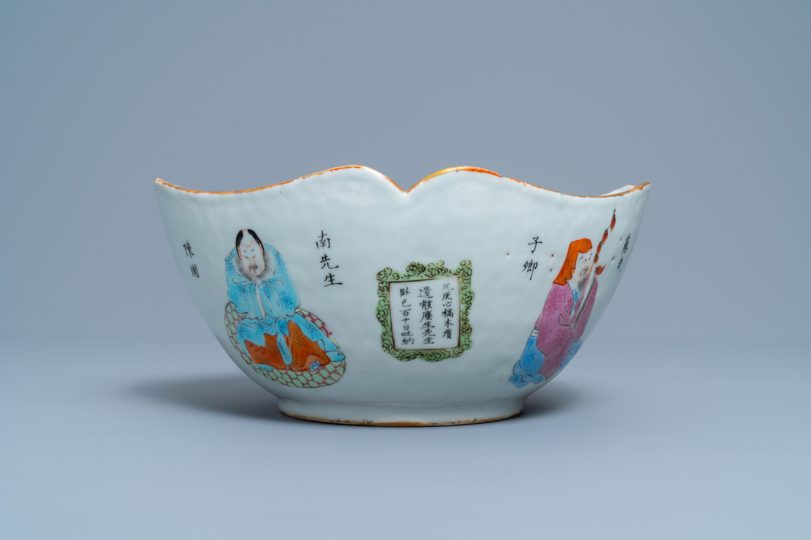 A Chinese famille rose 'Wu Shuang Pu' bowl, 19th C. - Image 3 of 11