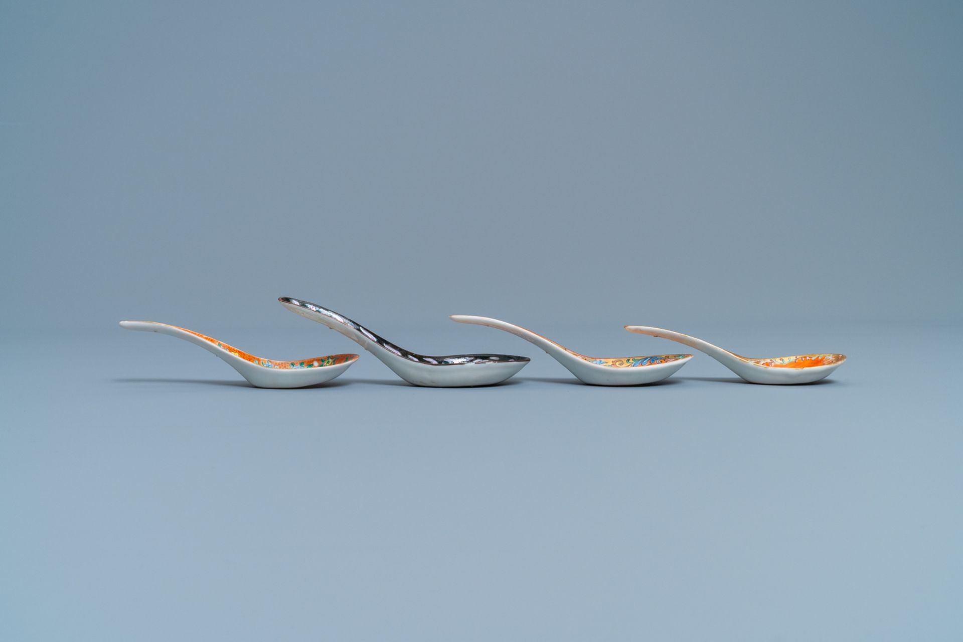 Four Chinese Thai market Bencharong spoons, 19th C. - Image 5 of 5