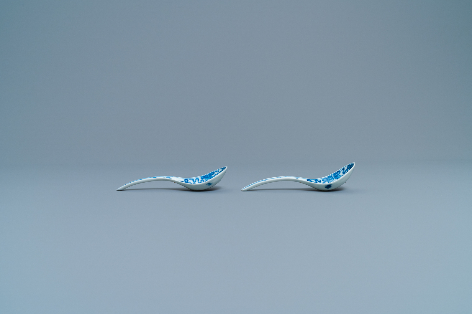 Five Chinese blue and white spoons, 19th C. - Image 3 of 6