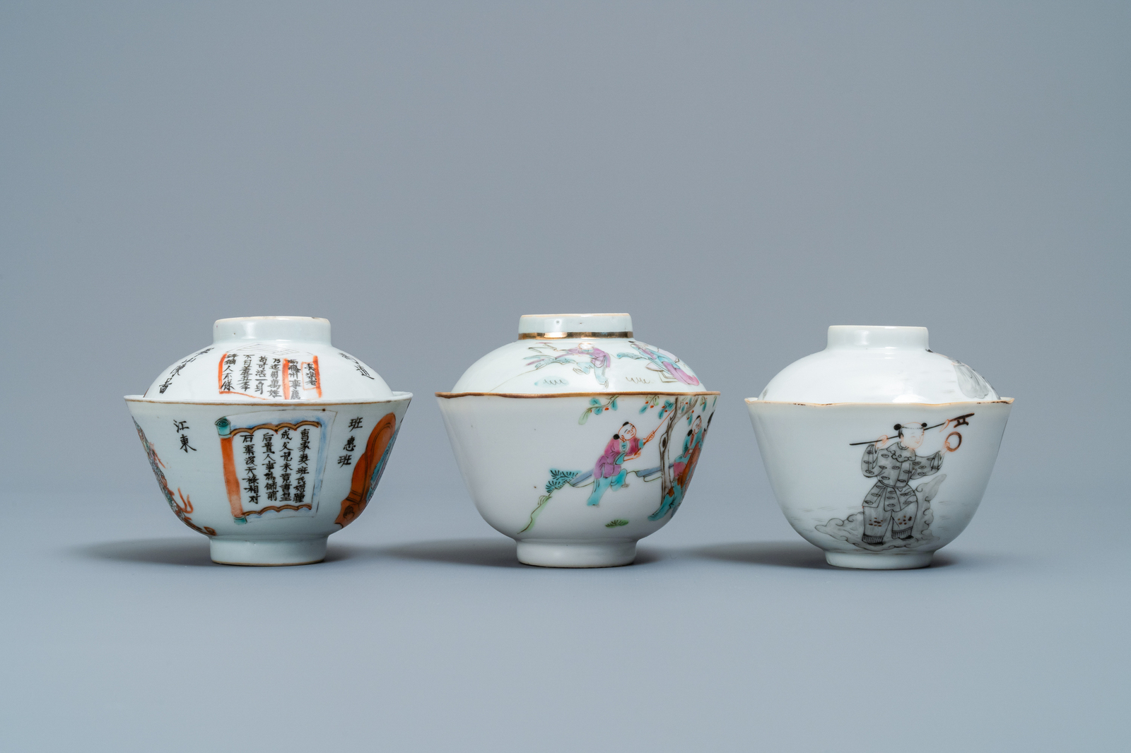 Three Chinese famille rose and grisaille bowls and covers, 19th C. - Image 3 of 7