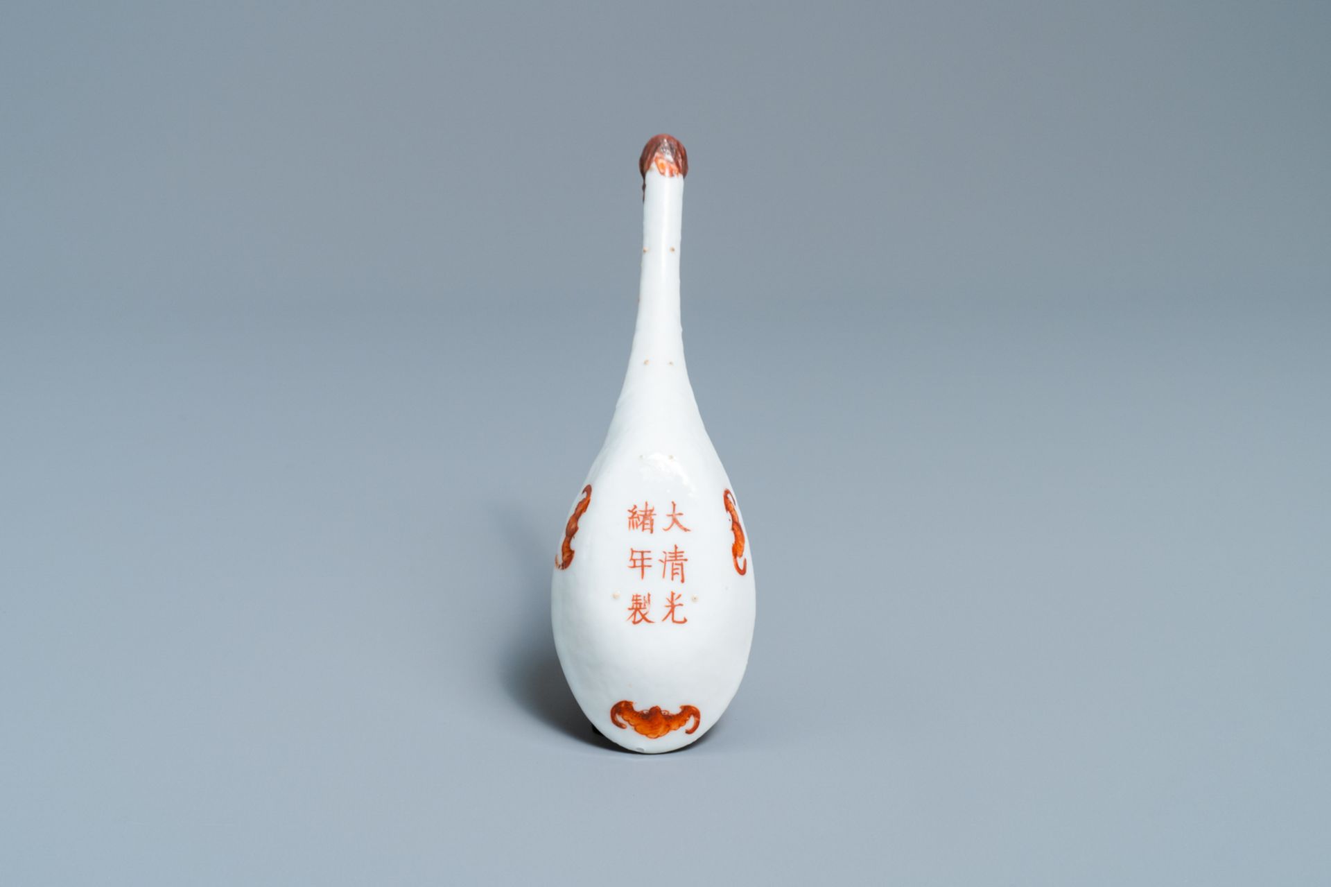 A Chinese famille rose 'nine peaches' spoon, Guangxu mark and of the period - Image 4 of 4