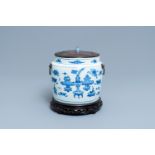 A Chinese blue and white bowl with antiquities design, Kangxi