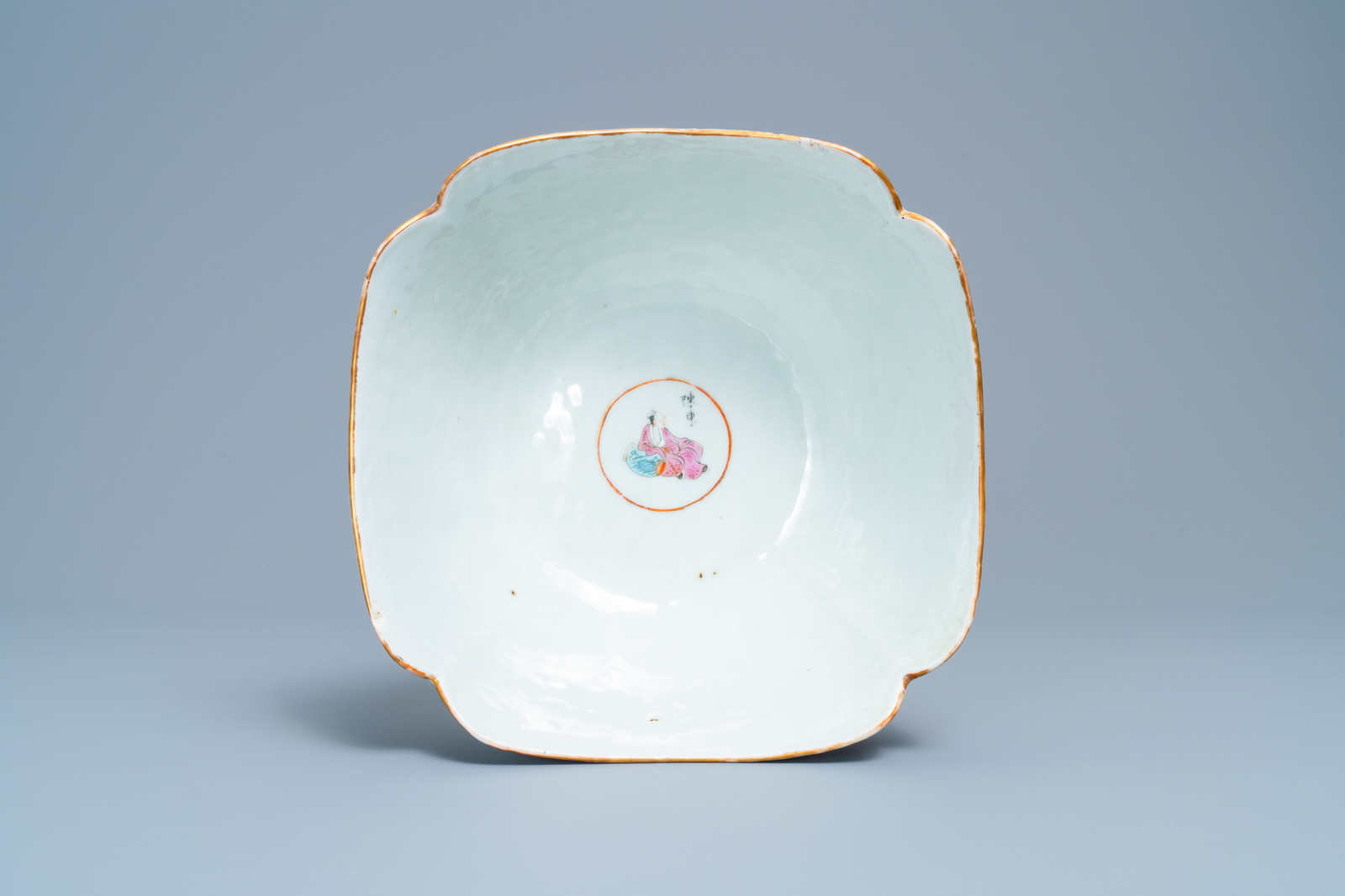 A Chinese famille rose 'Wu Shuang Pu' bowl, 19th C. - Image 10 of 11