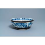 A large Chinese blue and white Nanking crackle-glazed bowl, 19th C.