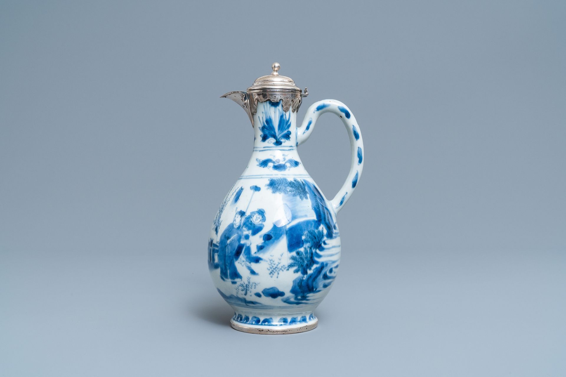 A Chinese blue and white silver-mounted ewer, Transitional period - Image 2 of 7