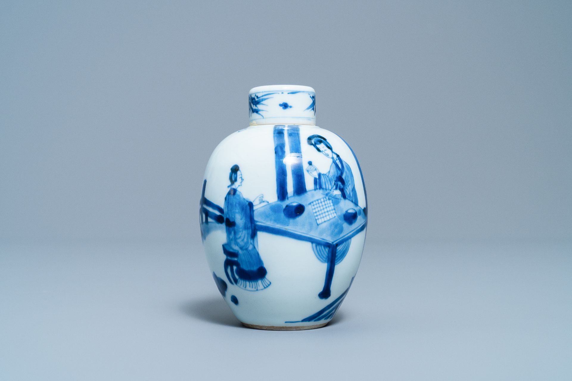 A Chinese blue and white covered tea caddy, Kangxi