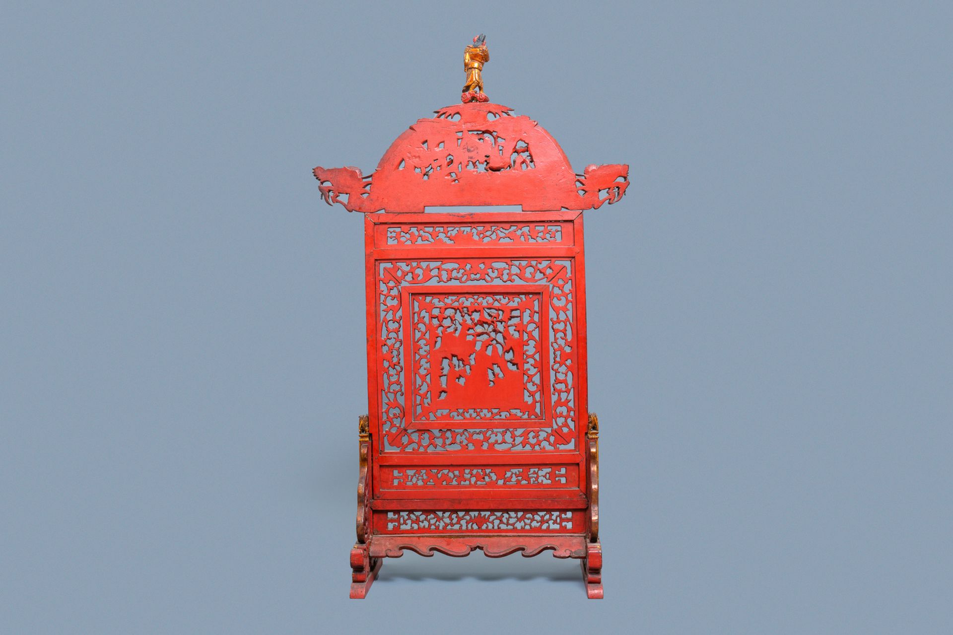 A Chinese gilt carved wood screen for the Straits or Peranakan market, 19th C. - Image 2 of 8