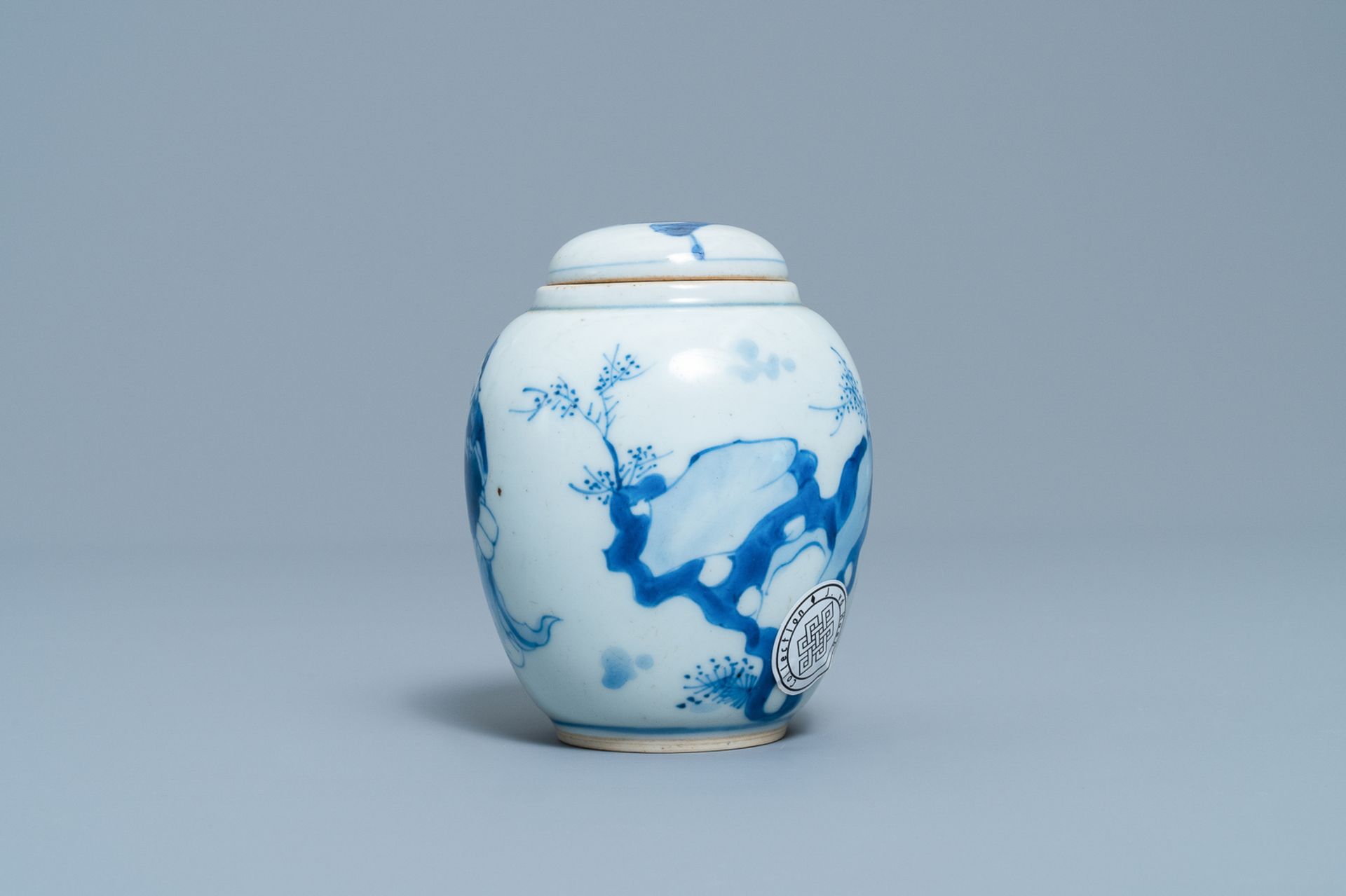A Chinese blue and white covered tea caddy with playing boys, Kangxi - Image 2 of 6