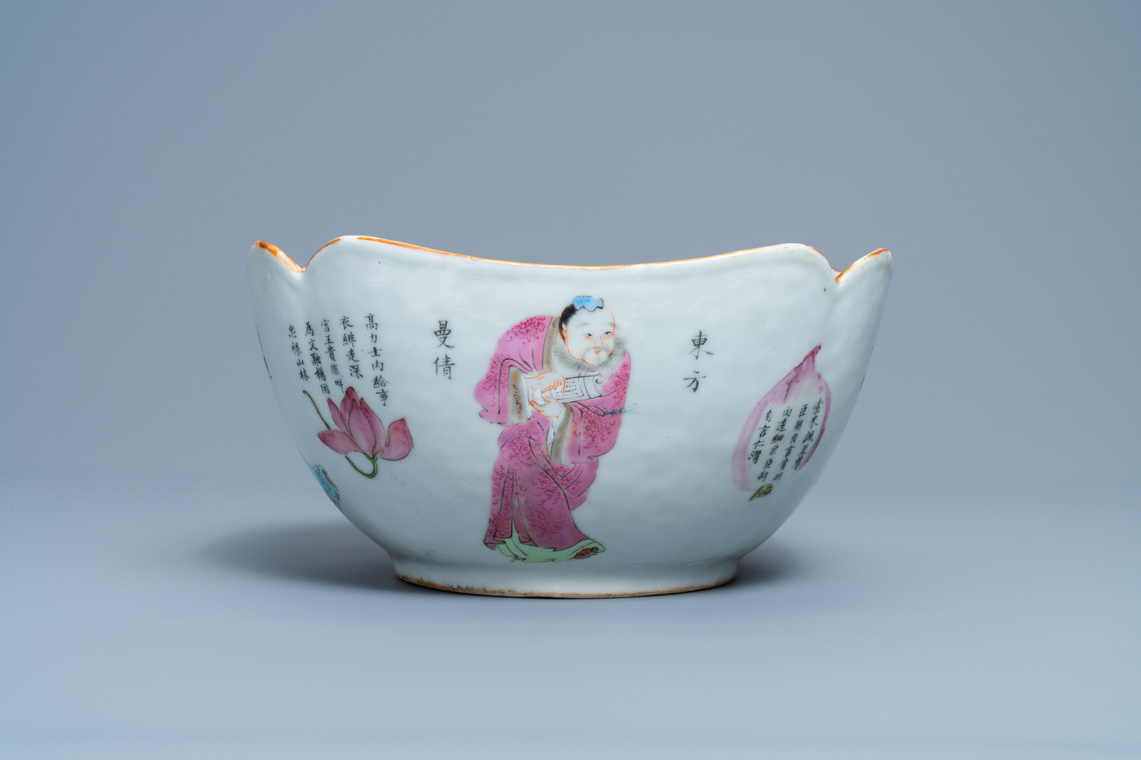 A Chinese famille rose 'Wu Shuang Pu' bowl, 19th C. - Image 8 of 11