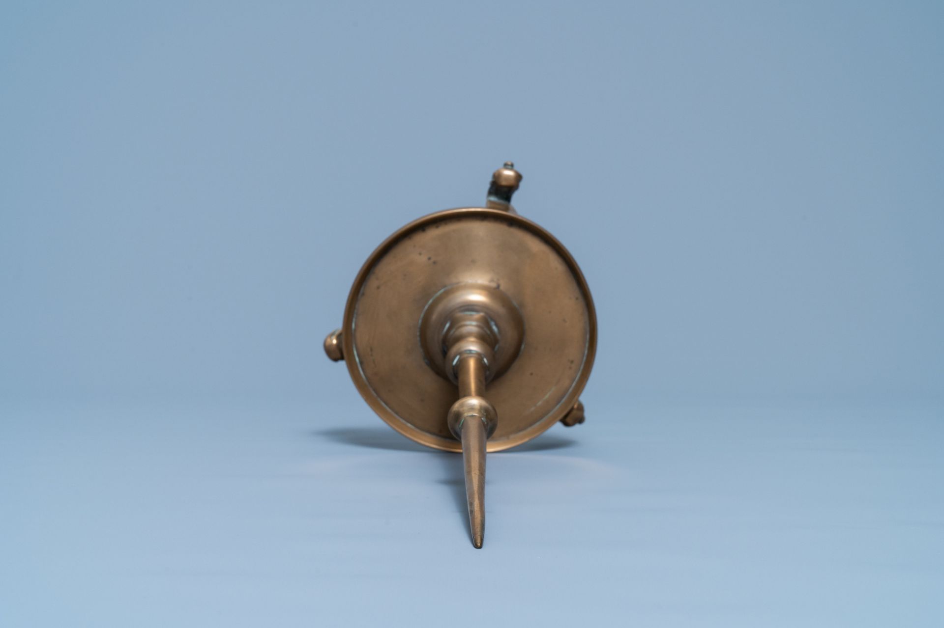 A Flemish or Dutch bronze candlestick, 14/15th C. - Image 6 of 7