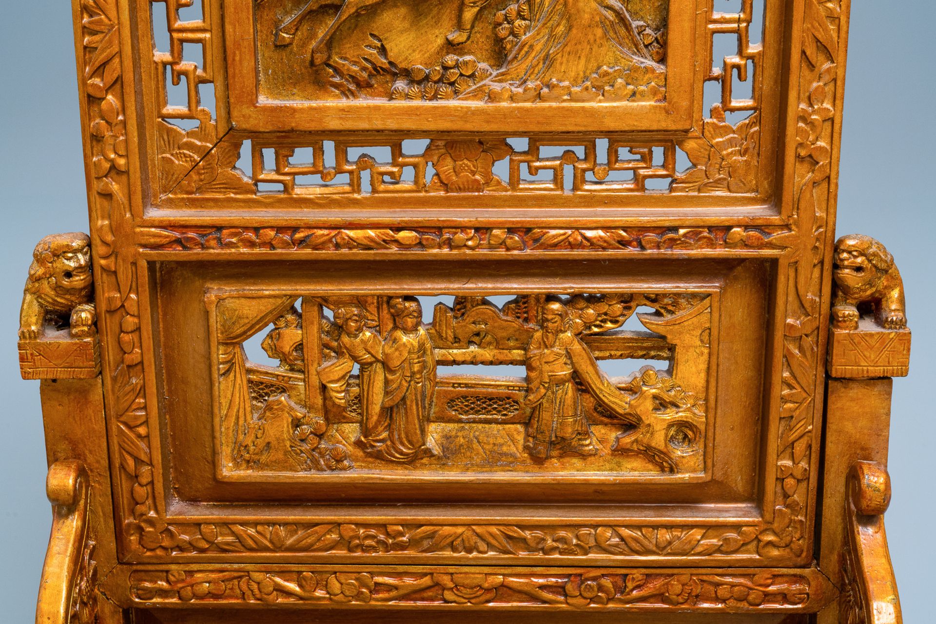 A pair of Chinese gilt carved wood screens for the Straits or Peranakan market, 19th C. - Image 10 of 12