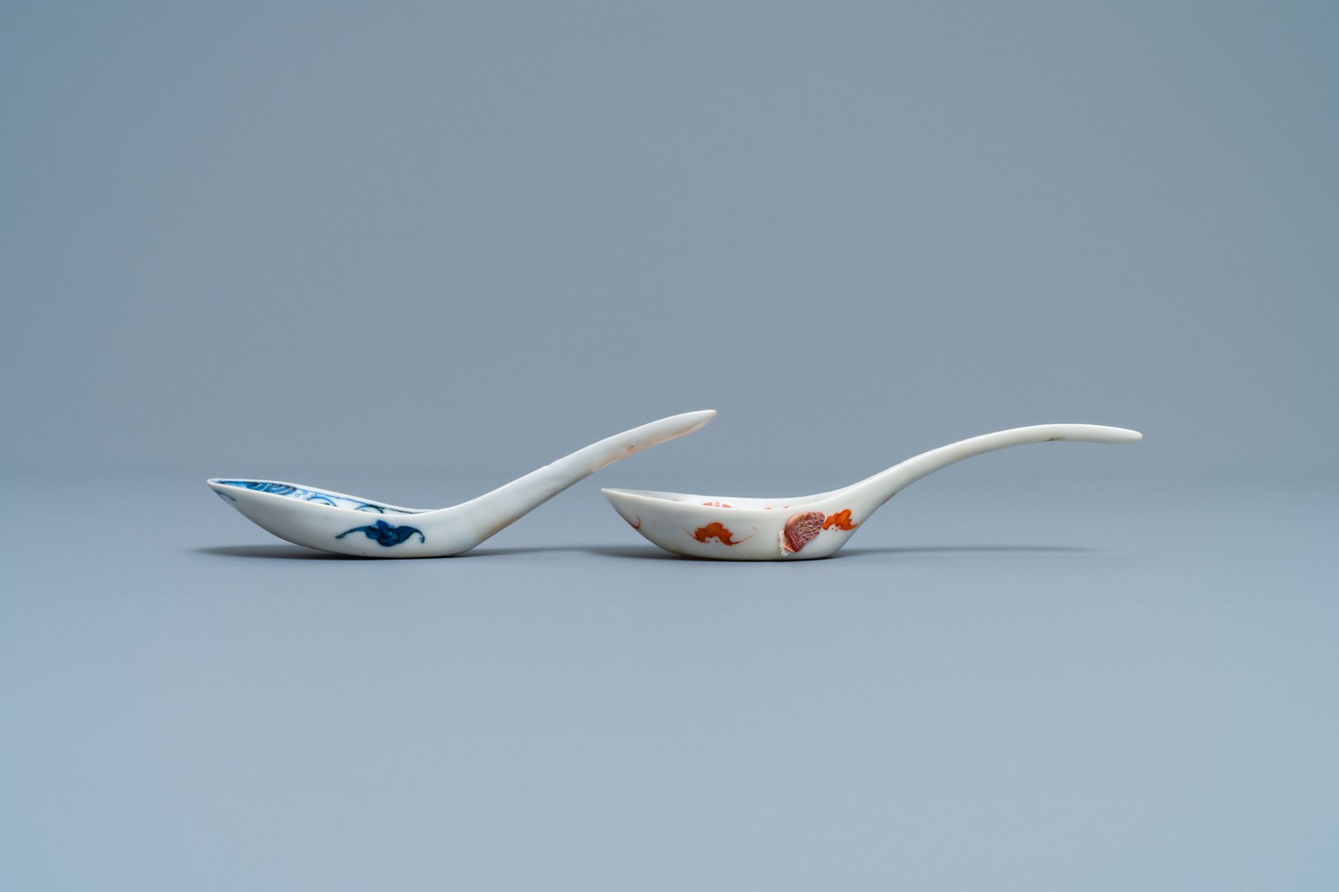 A Chinese blue and white and an iron red spoon, Daoguang and Guangxu mark and of the period - Image 3 of 4