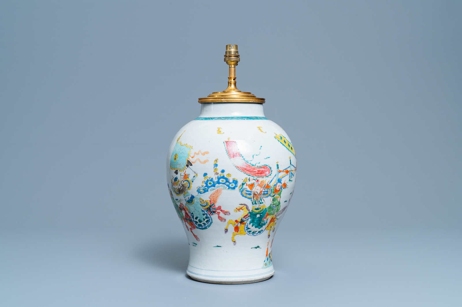 A Chinese gilt bronze lamp-mounted famille rose 'warrior' vase, 19/20th C. - Image 2 of 7