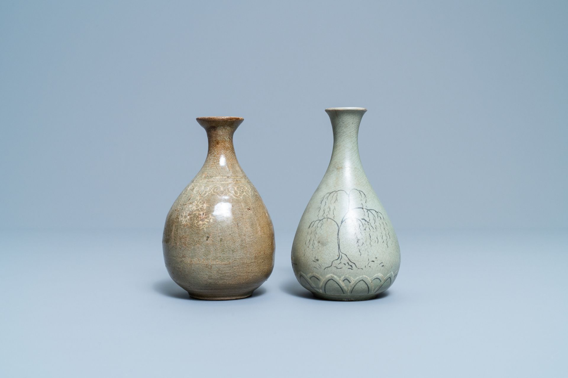 Two Korean celadon vases, probably Goryeo/Joseon, 14/15th C. - Image 3 of 6