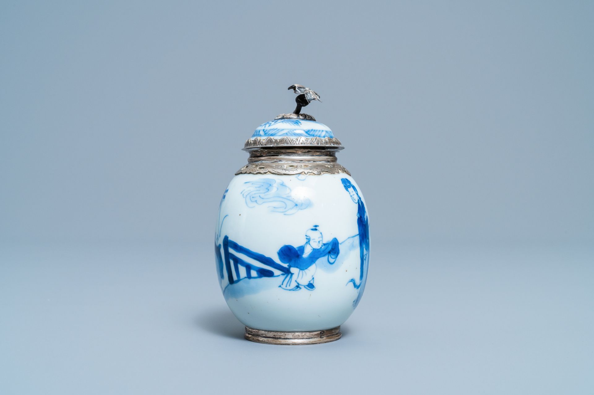 A Chinese blue and white tea caddy with Dutch silver mounts, Kangxi - Image 5 of 7