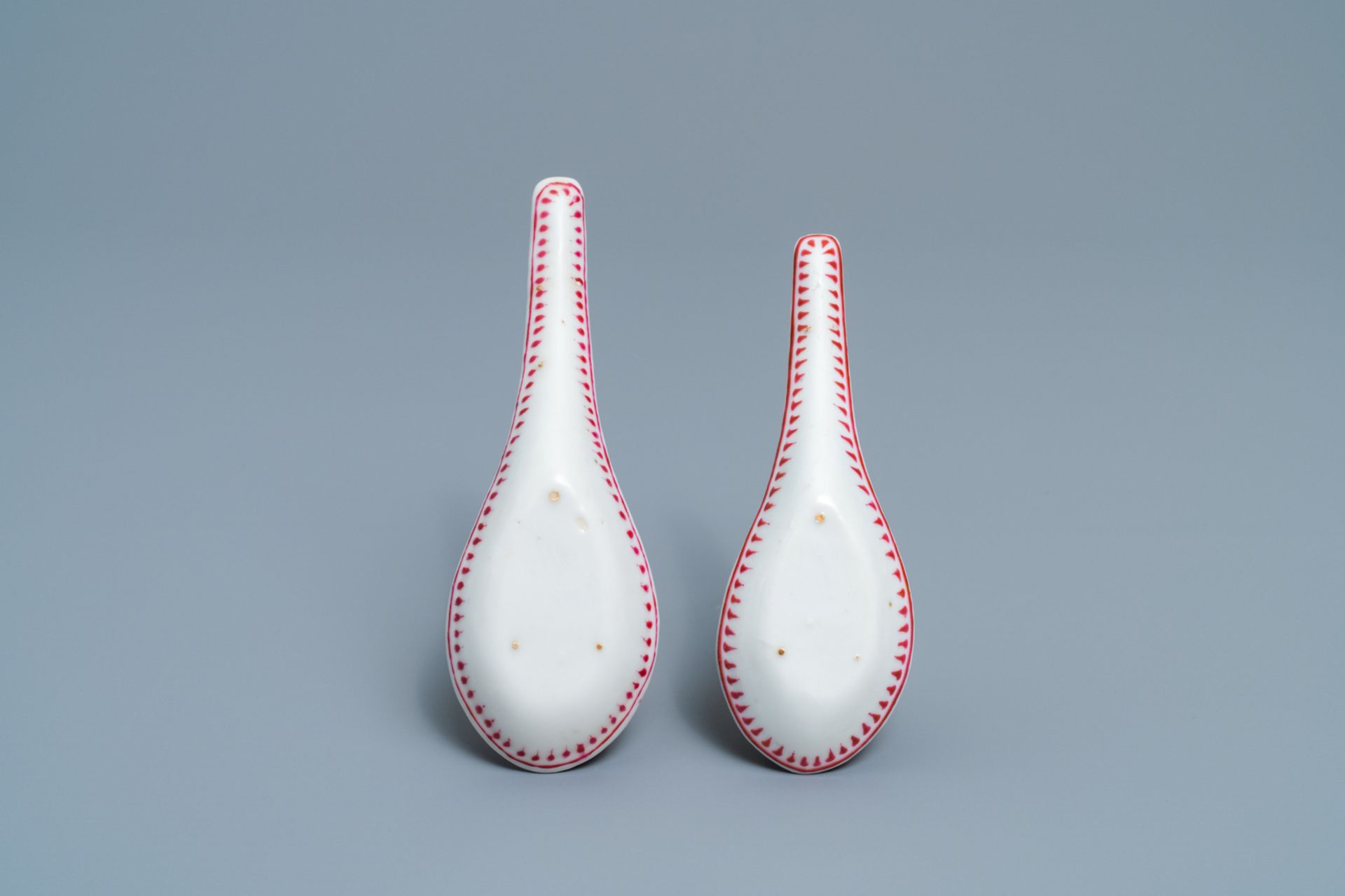 A pair of Chinese Thai market Bencharong spoons, 19th C. - Image 2 of 4