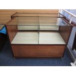 GLASS TOP & FRONT SHOP DISPLAY COUNTER, 92cms H, 122.5cms W, 60cms D