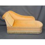 PEACH UPHOLSTERED CHAISE LONGUE, 73cms H, 142cms L, 55cms D