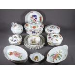 ROYAL WORCESTER EVESHAM TABLEWARE, approximately 12 pieces