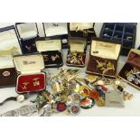 ASSORTED BOXED GENTS CUFFLINKS & COLLECTABLES