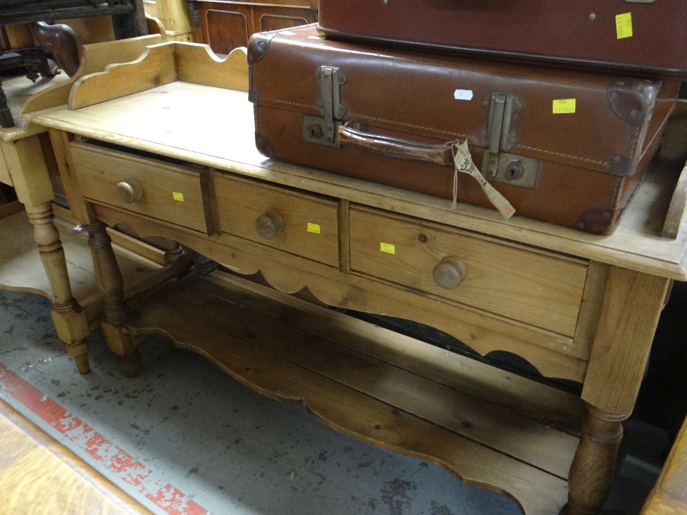 VINTAGE PINE THREE DRAWER TWO TIER RAIL-BACK WASH STAND