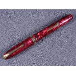 CONWAY STEWART - Vintage 1950s red pearl and gold veined marble Conway Stewart No 84 fountain pen