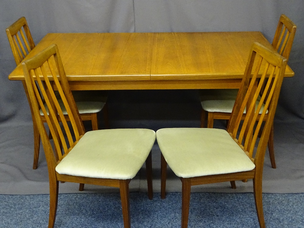 GOOD G-PLAN EXTENDING DINING TABLE and six chairs, 72cms H, 152.5cms L, 92cms W closed