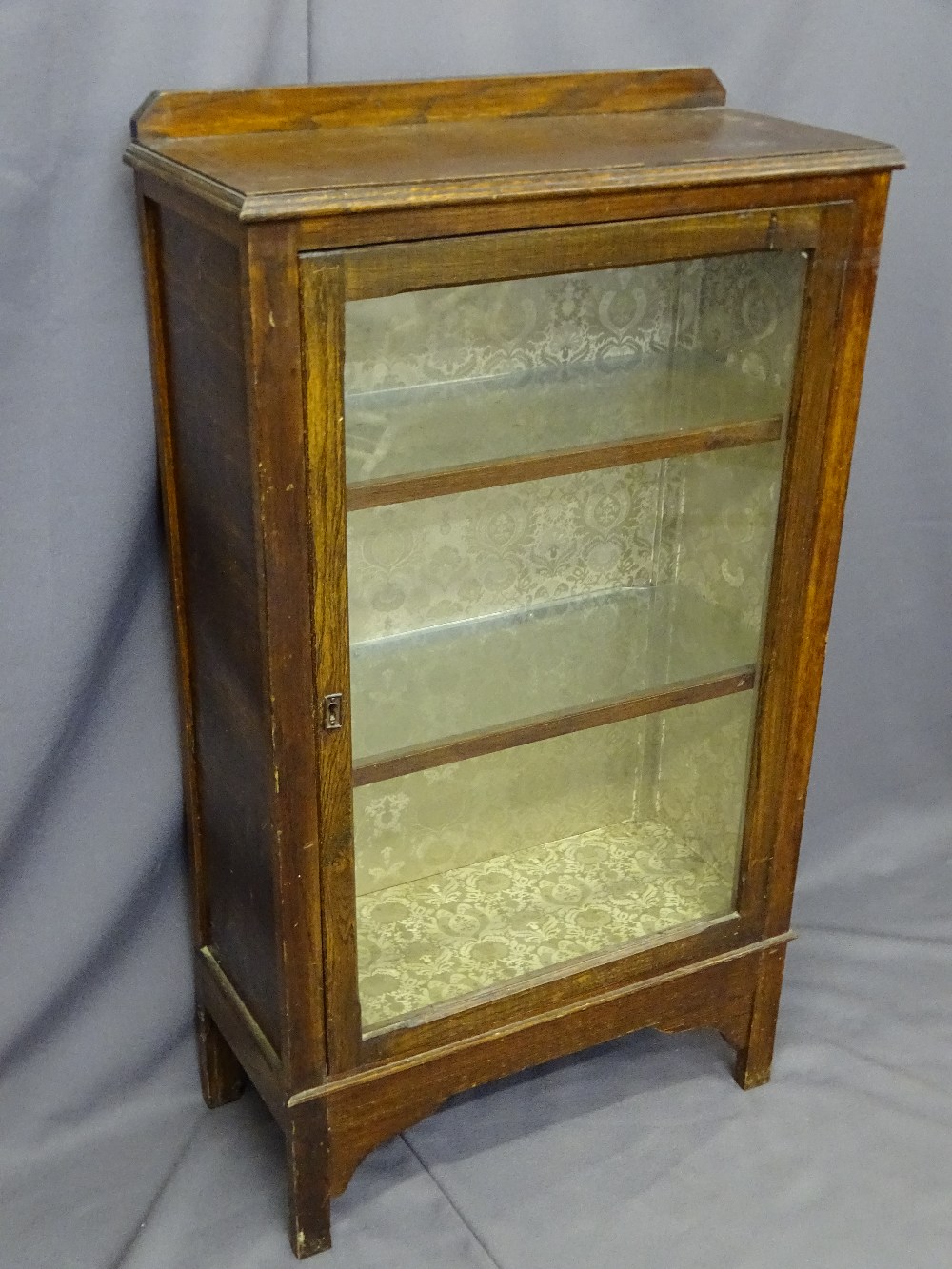 SINGLE GLAZED DOOR OAK DISPLAY CABINET and two bentwood chairs, various measurements - Image 2 of 4