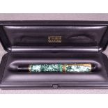 PARKER - Late 1980s/early 1990s green marble Parker Duofold Centennial Mk l fountain pen with gold