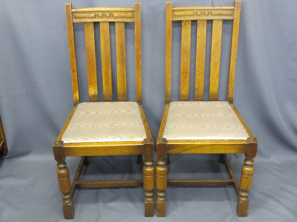 ANTIQUE OAK GATE LEG DINING TABLE, joined oak construction with single end drawer on bobbin turned - Image 4 of 4